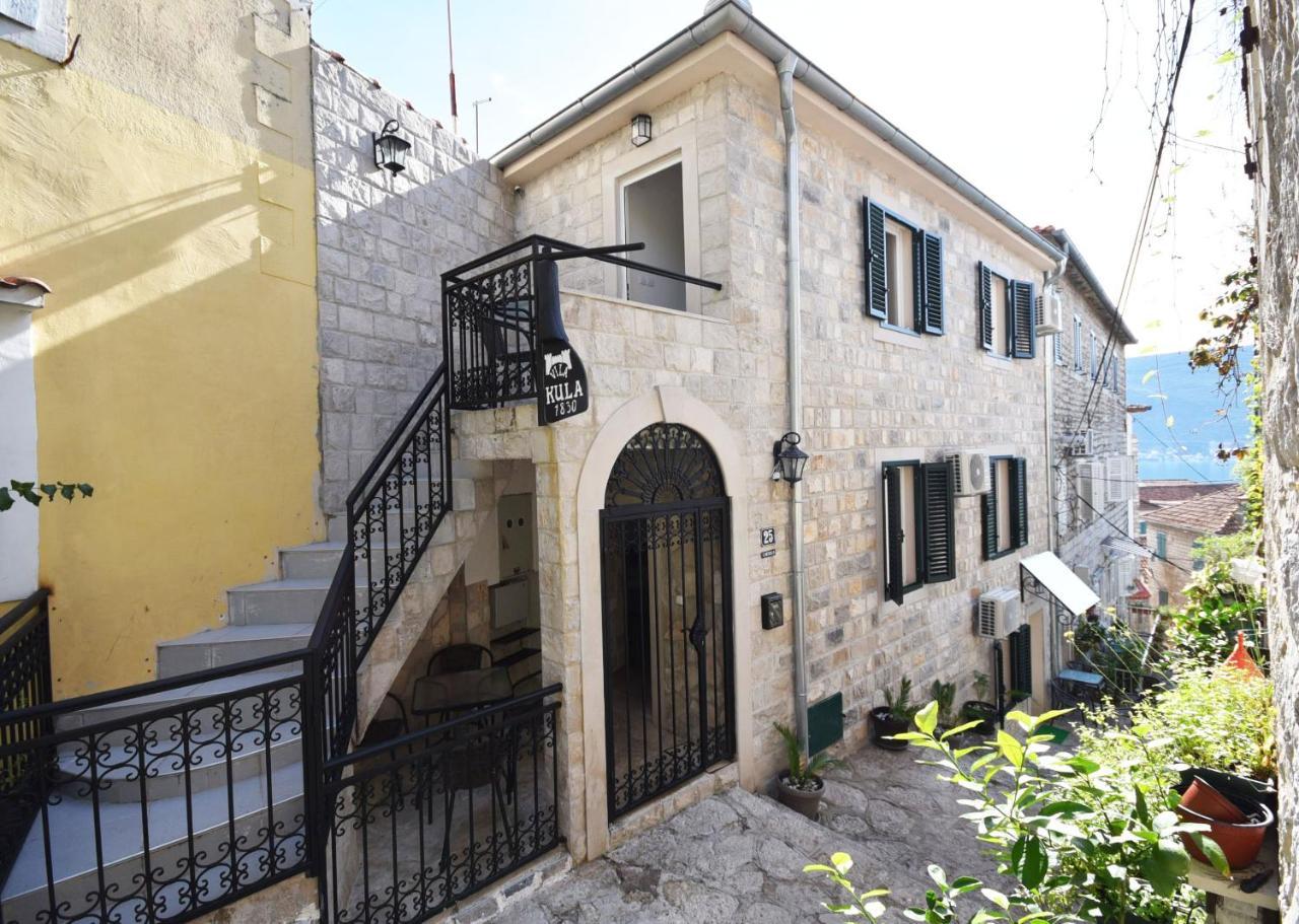 Vila Kula 1830 Apartments 헤르섹 외부 사진